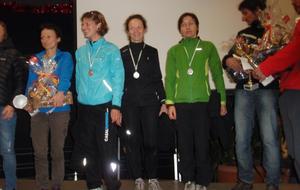 Valérie Bernard (survêtement noir)